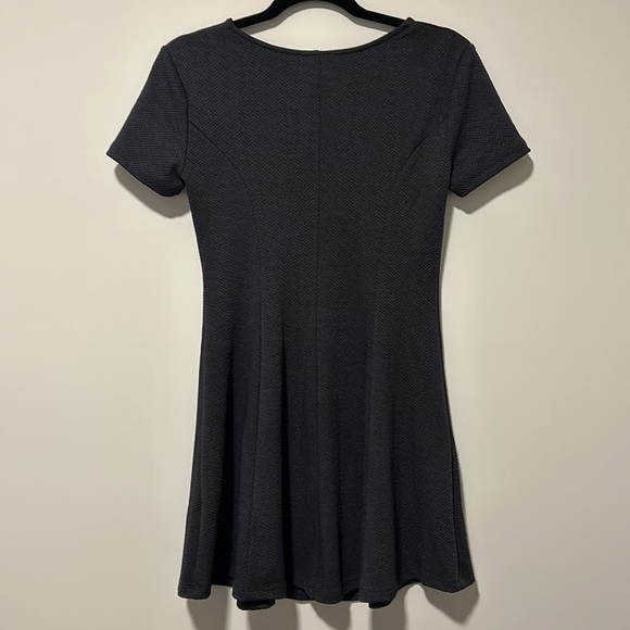 Forever 21 black dress - Picture 4 of 4